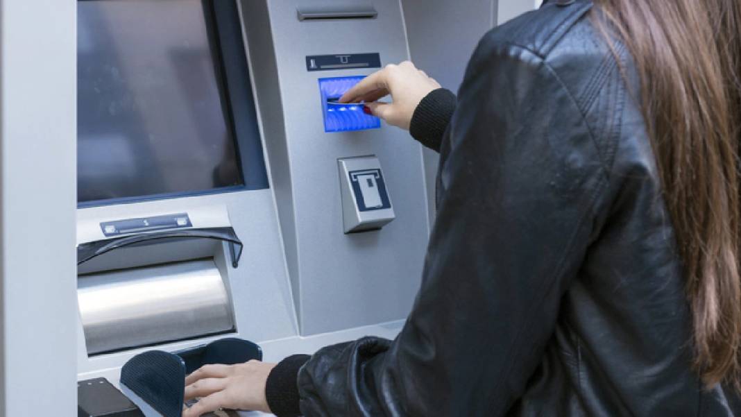 ATM'lerde yeni dönem: Para çekmek için artık bu belge zorunlu 1