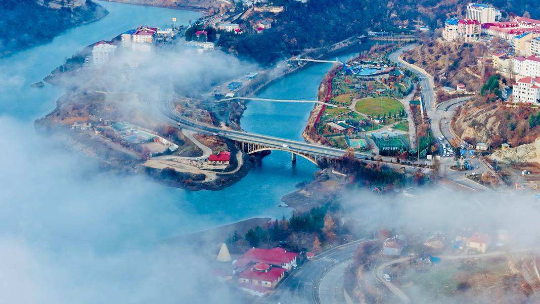 Tunceli'de etkili olan sisin güzelliği dronla görüntülendi 1