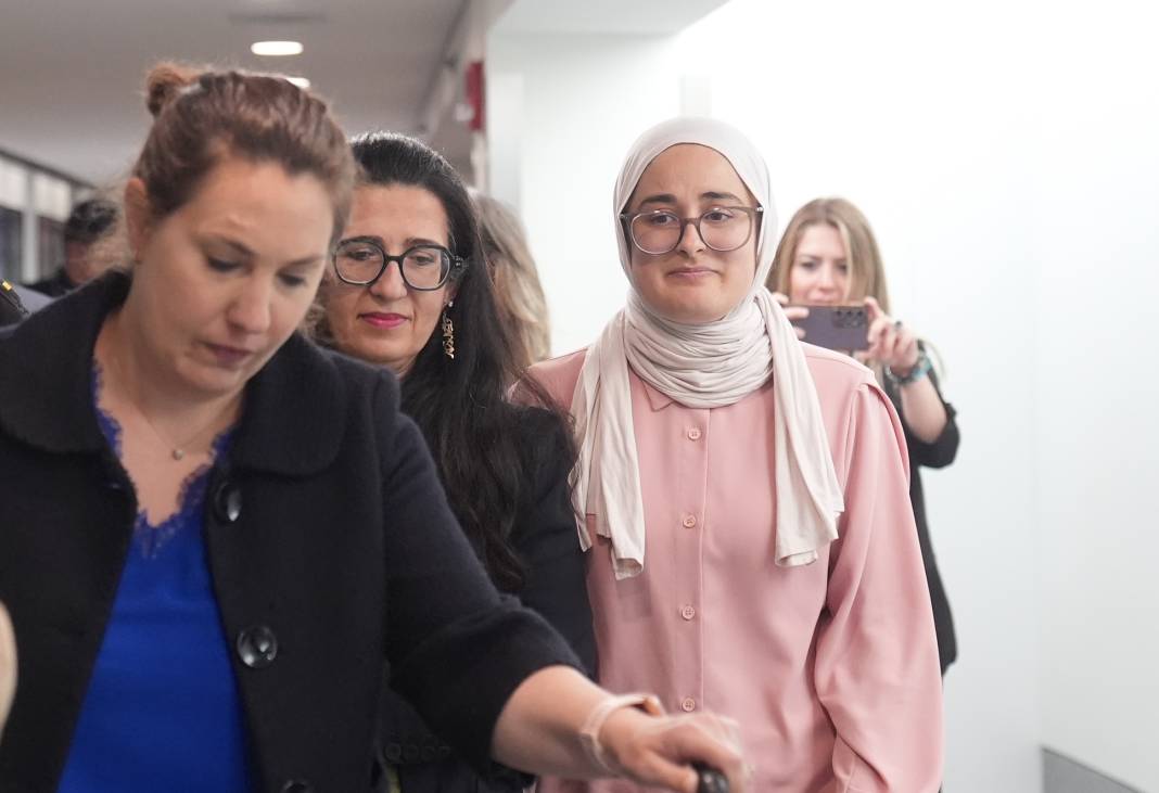 ABD'de serbest bırakılan Rümeysa Öztürk, Logan Havalimanı'na geldi 2