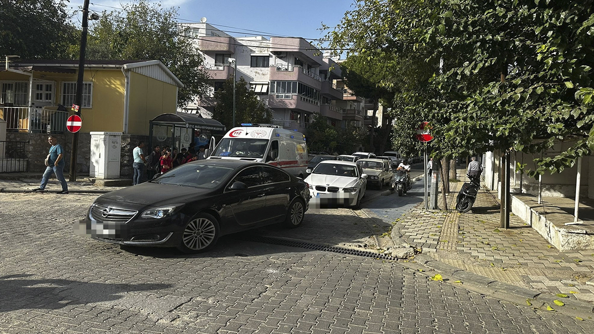 Milas’ta otomobilin çarptığı kadın yaralandı