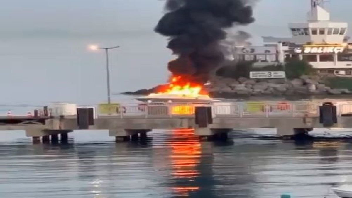 Bakırköy’de lüks tekne cayır cayır yandı: Biri ağır 4 yaralı