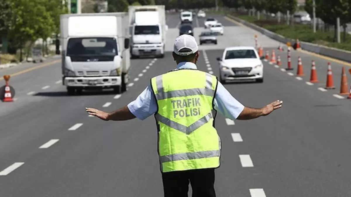 İstanbul'da trafiğe kapatılan yollar açıldı