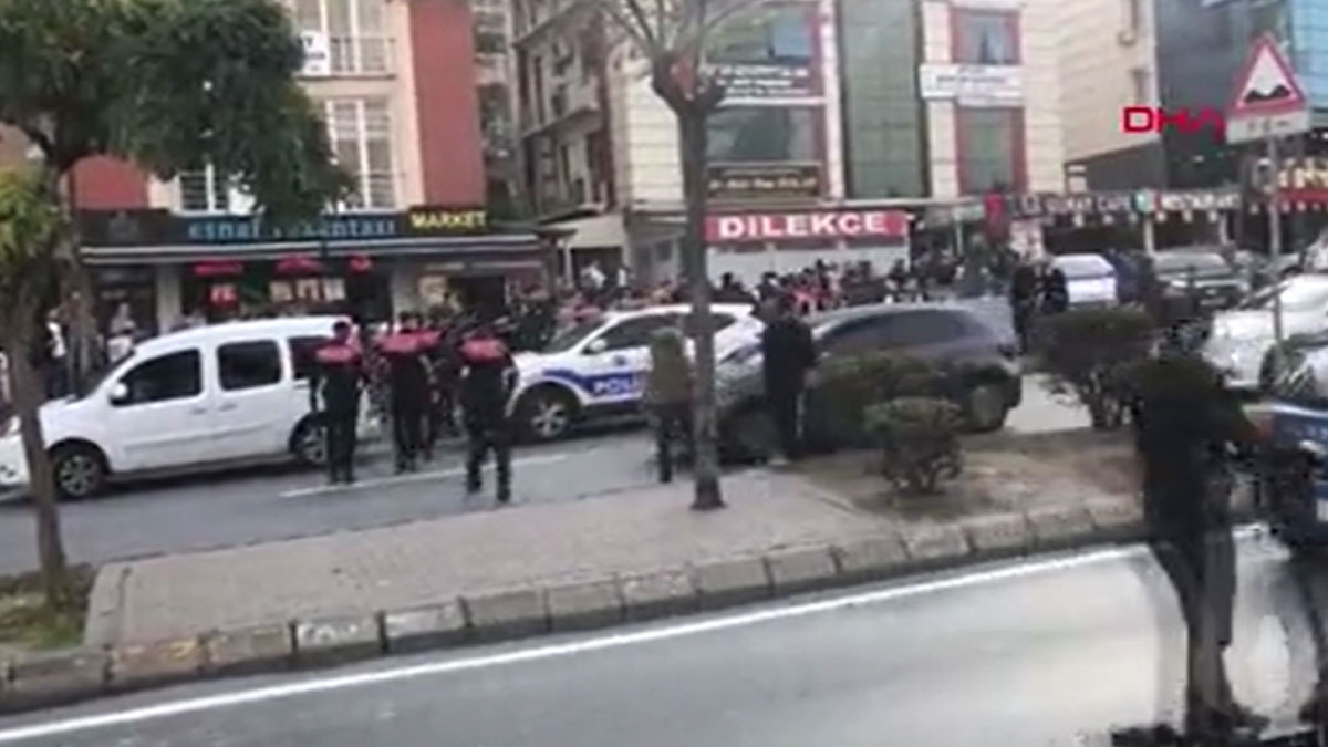 Bakırköy Adliyesi önünde bıçaklı kavga: 2 yaralı