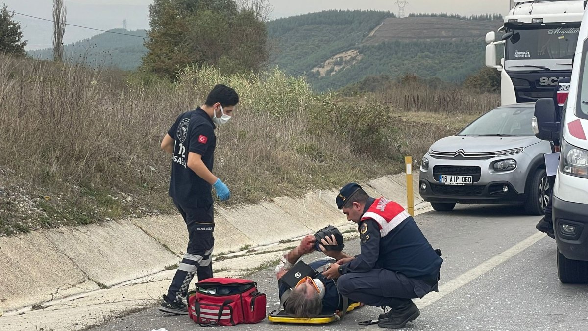 İki araç kafa kafaya çarpıştı: 4 yaralı