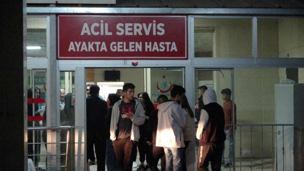 Adana'da 14 öğrenci gıda zehirlenmesi yaşadı