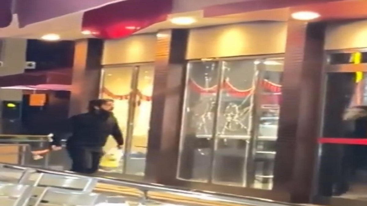 Mersin'de McDonald's şubesine saldırı