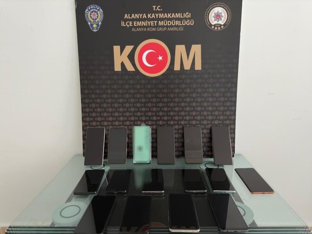Antalya'da kaçak tütün ve elektronik eşyaya işlem başlatıldı