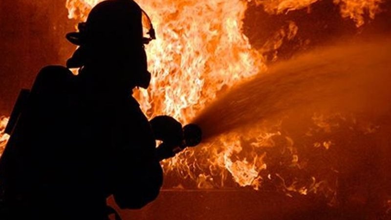 40 yıldır kullanılmayan ev yangında zarar gördü