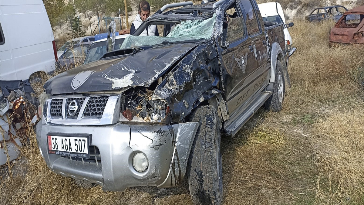 Pikap takla attı sürücü ağır yaralandı