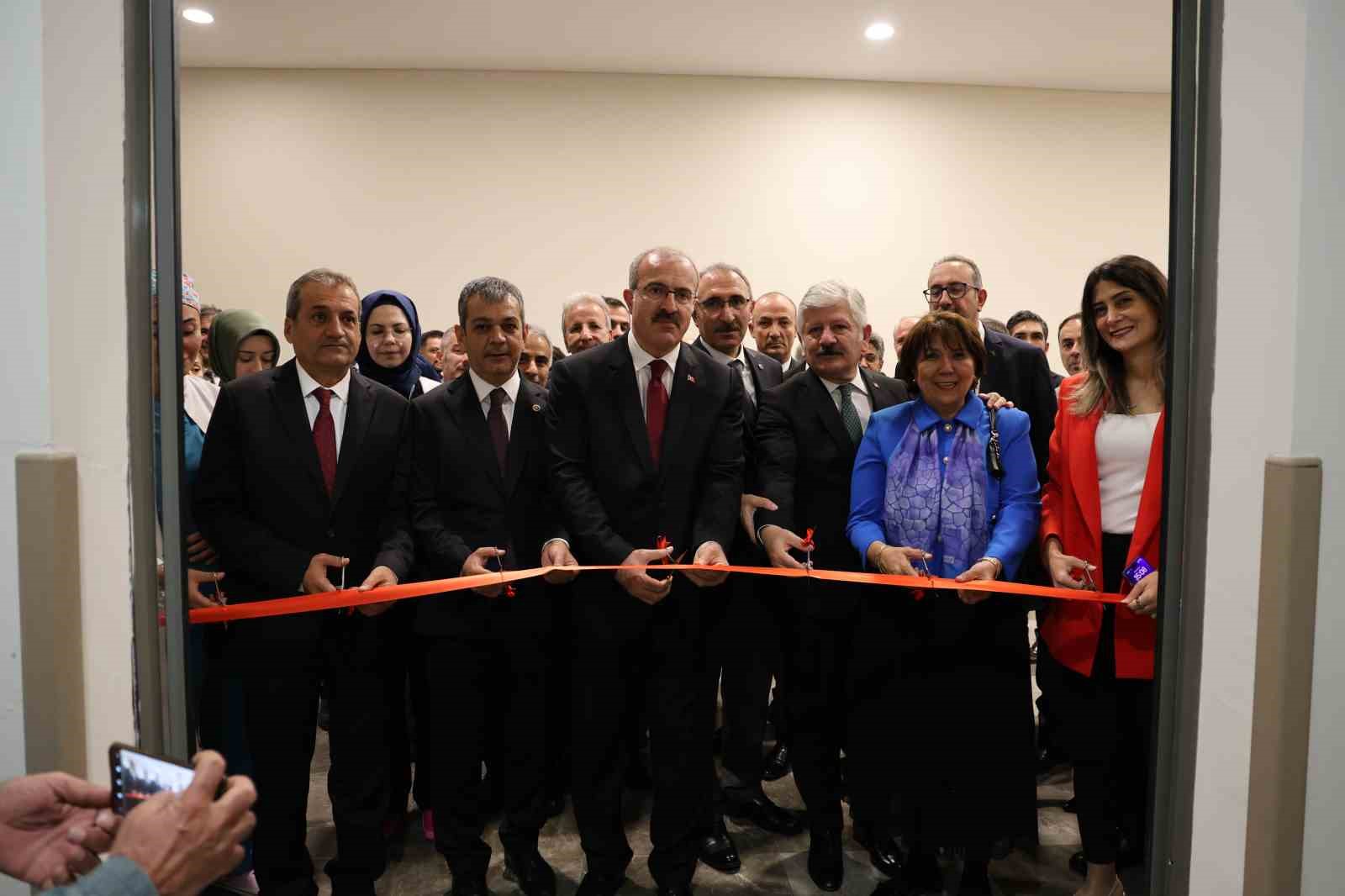 Fethi Sekin Şehir Hastanesi'nde Tüp Bebek Merkezi törenle açıldı