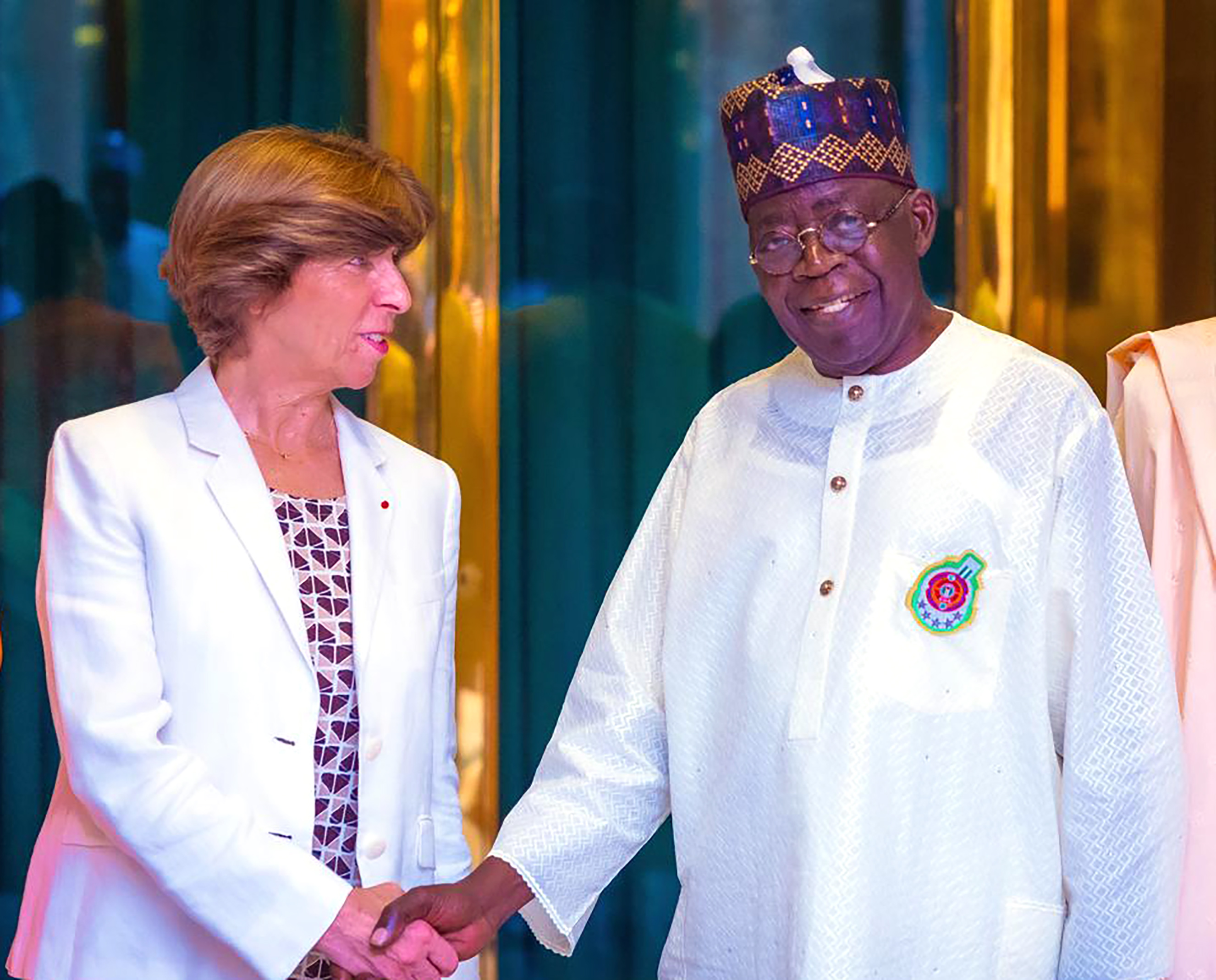 Fransa, Nijerya'dan kaçırılan 150 milyon doları iade edecek