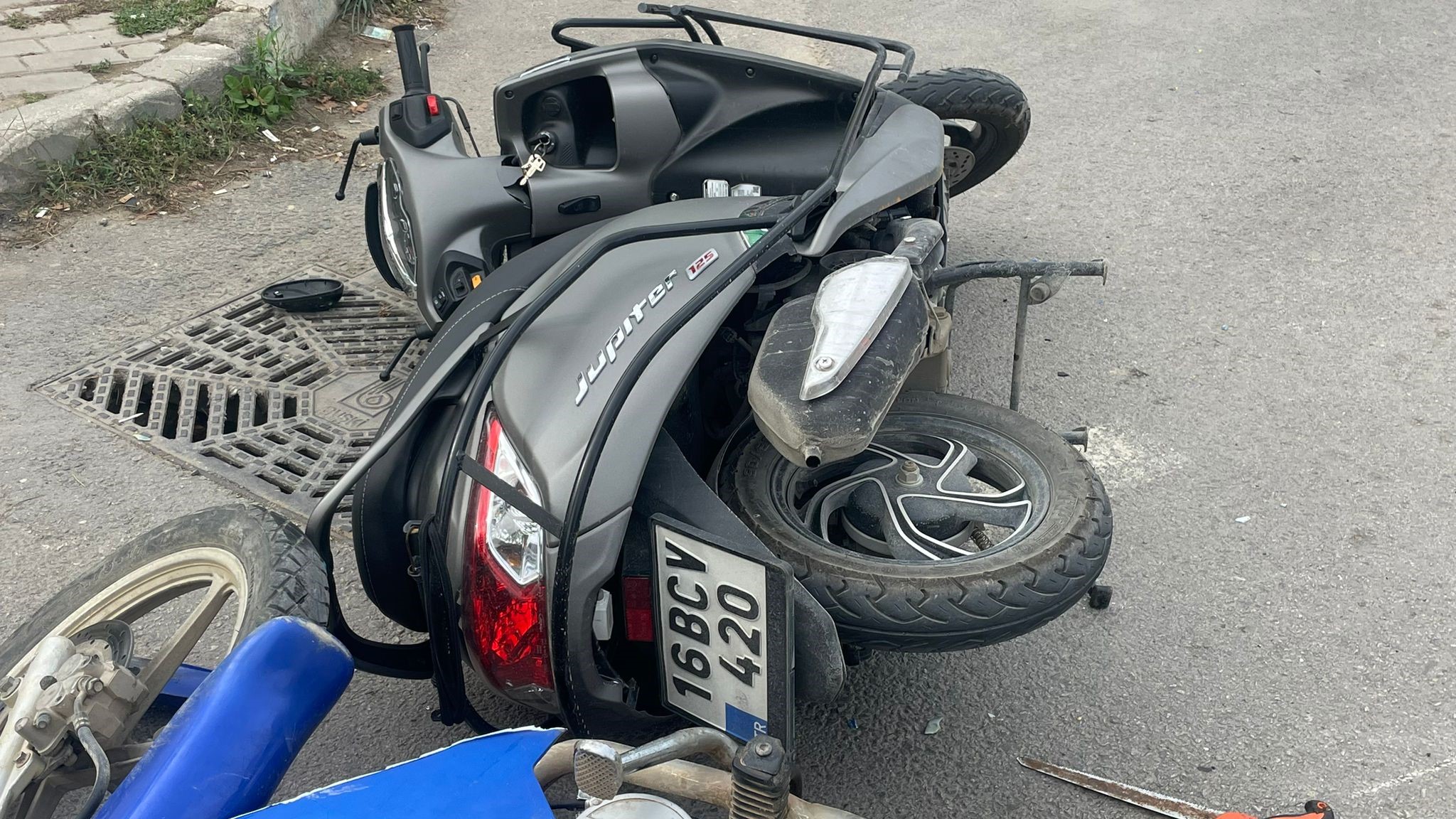 Bursa'da 2 motosiklet çarpıştı