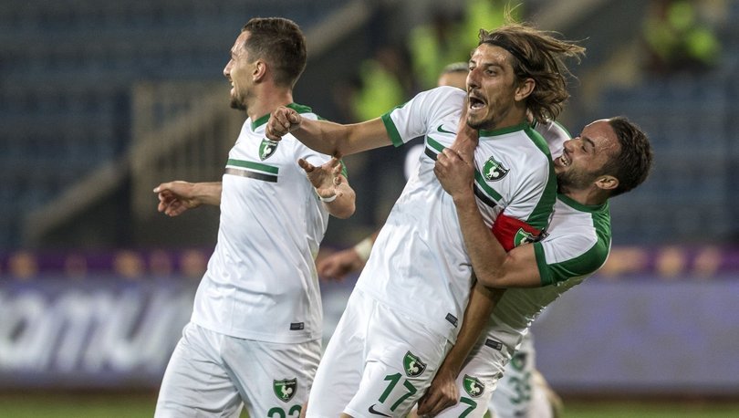 Denizlisporlu futbolculardan "alacak" protestosu