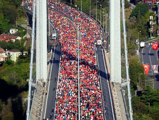 İstanbul Maratonu’nda halk koşusundan renkli görüntüler!