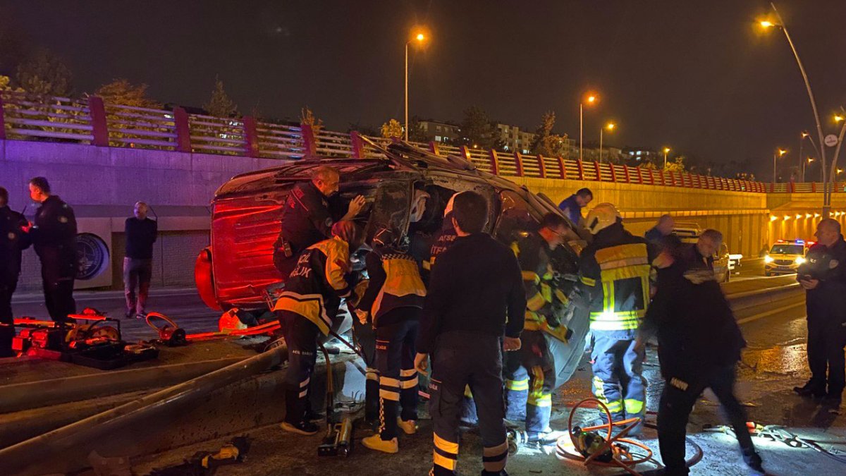 Kayseri'de 3 aracın karıştığı kazada; 6'sı ağır 9 yaralı