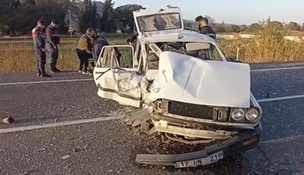 Çanakkale'de trafik kazası: 3 ağır yaralı