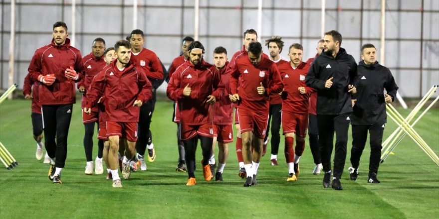 Sivasspor'da gözler Fenerbahçe maçına çevrildi