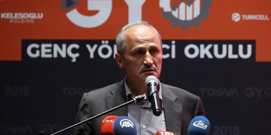 Bakan genç yönetici adaylarının ilk dersine girdi