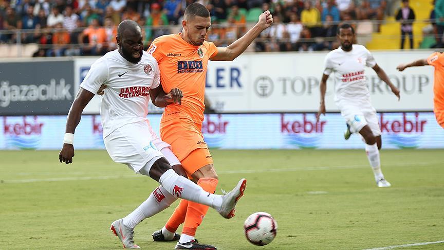 Akdeniz derbisinde tek gol vardı