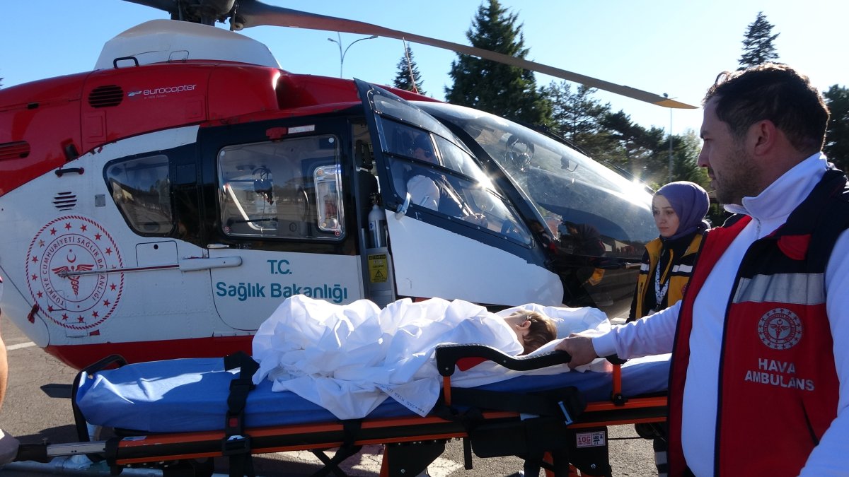 Üzerine çaydanlık devrilen bebek hava ambulansı ile Ankara'ya götürüldü