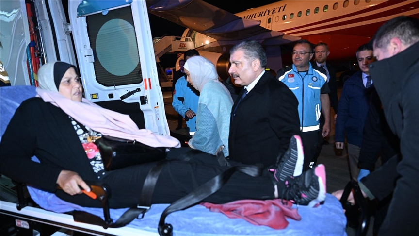Gazzeli kanser hastalarını Mısır'dan getiren uçaklar Türkiye'ye geldi