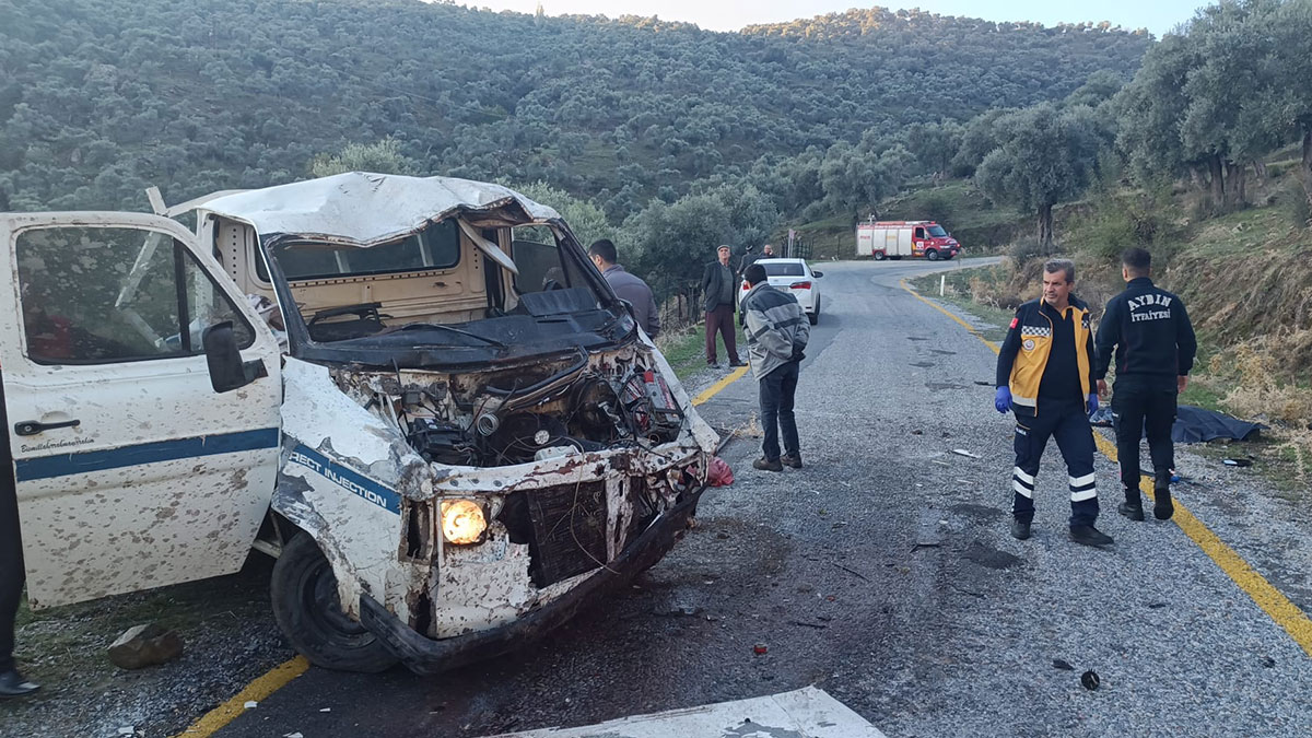 Aydın'da kamyonet uçuruma devrildi 'Ölüler var'