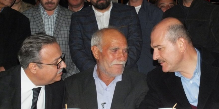 Bakan Soylu'dan şehit ailesine ziyaret