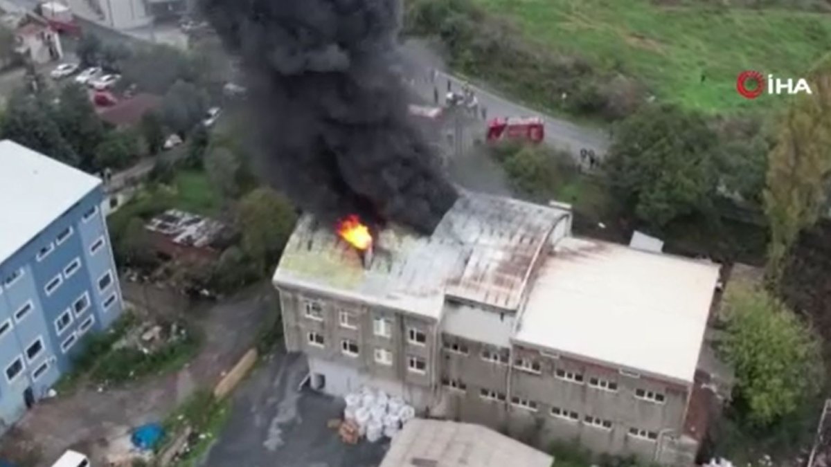 Boğazköy'de 3 katlı fabrika alev alev yandı