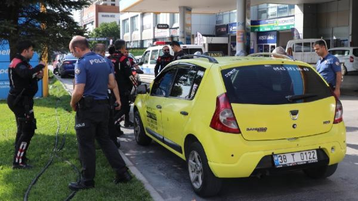 Taksici müşteri kapma tartışmasında meslektaşını öldürdü