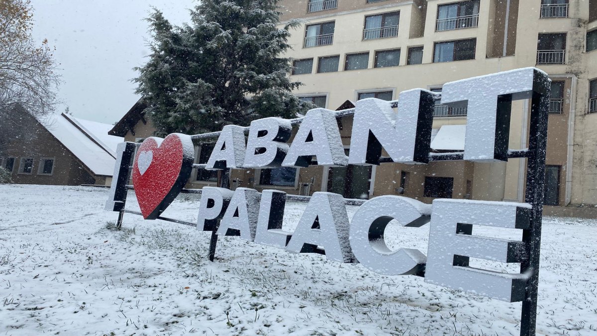 Abant Gölü Milli Parkı’ndan kartpostallık kış manzaraları