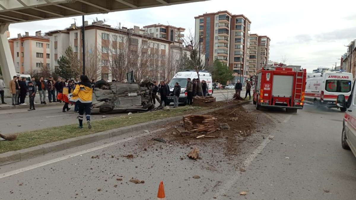 Sivas’ta dikkatsiz sürücü kazaya sebep oldu