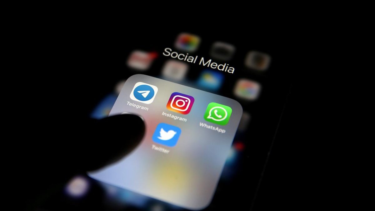 Sosyal medya fenomenlerine yurt dışına çıkış yasağı