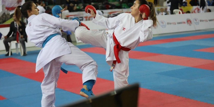 Rize'deki karate şampiyonası sona erdi