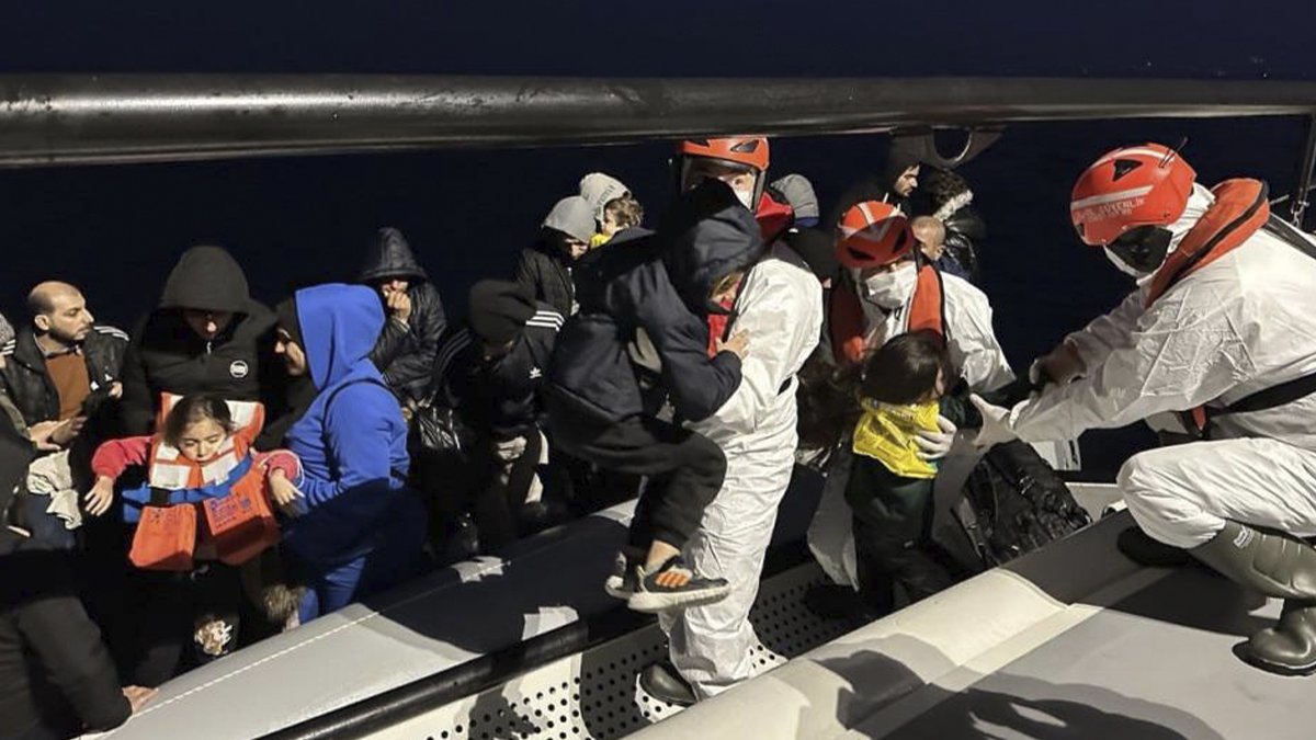 Aydın’da 98 kaçak göçmen kurtarıldı