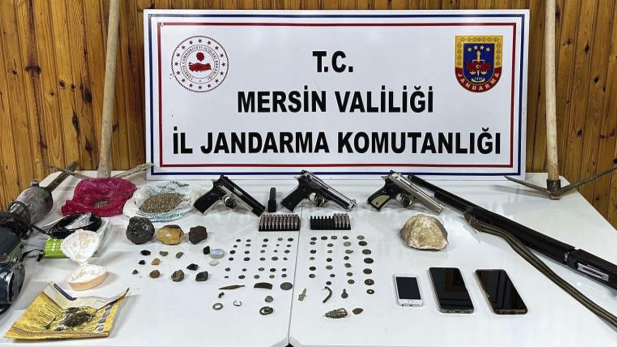Mersin'de tarihi eser operasyonu onlarca sikke ele geçirildi