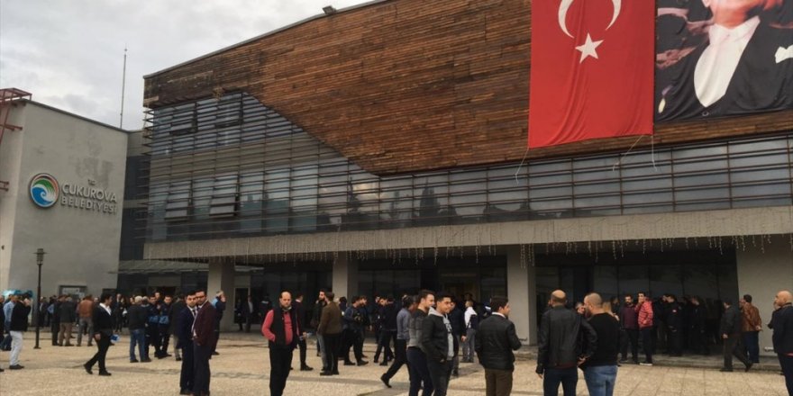 Adana'da belediye binasında silahlı saldırı