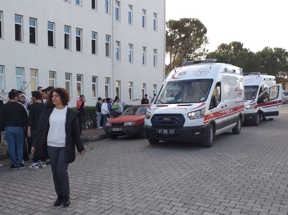 Zonguldak'taki bir yurtta 34 öğrenci zehirlendi