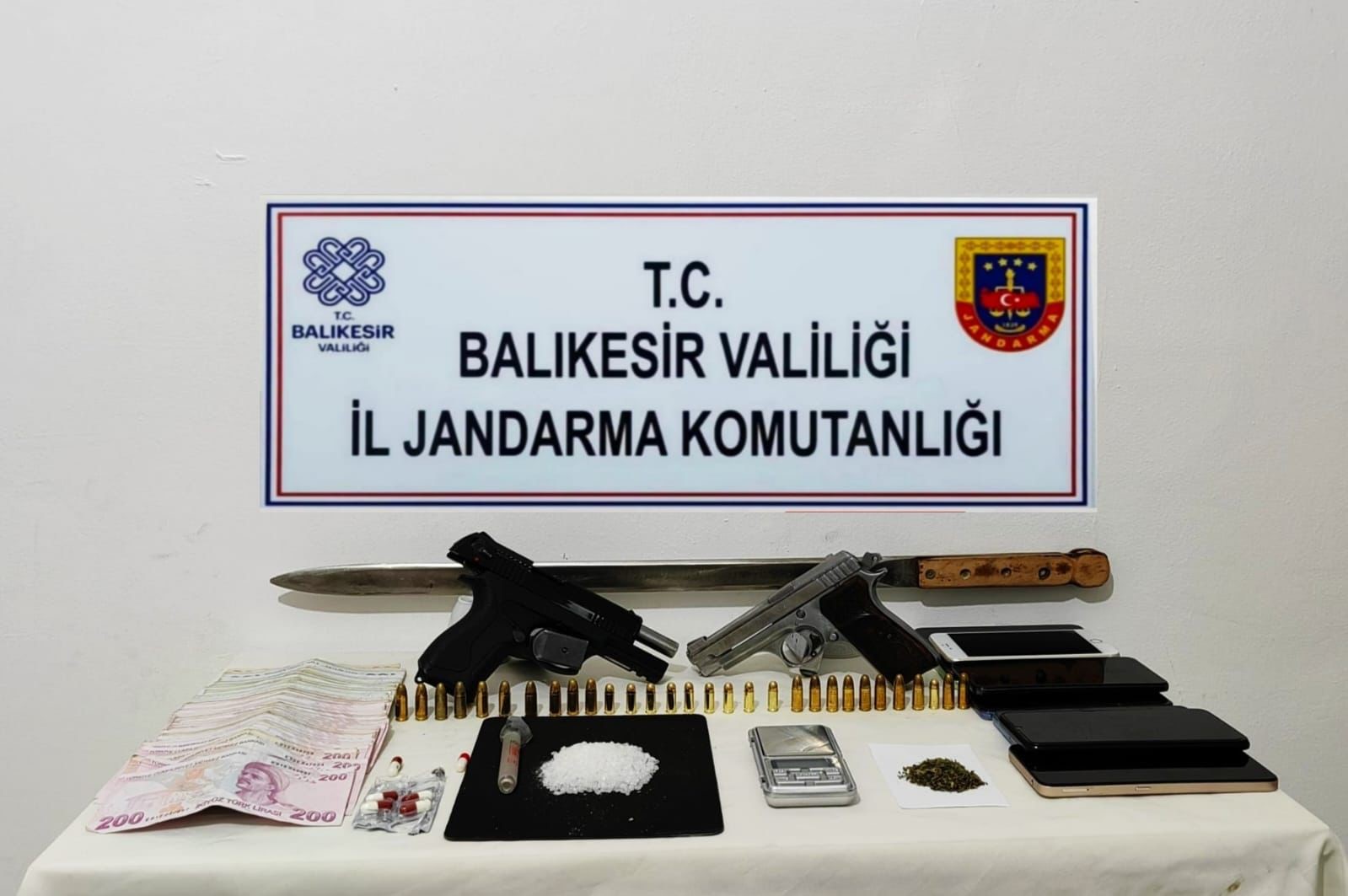 Balıkesir'de uyuşturucu operasyonu '2 kişi tutuklandı'
