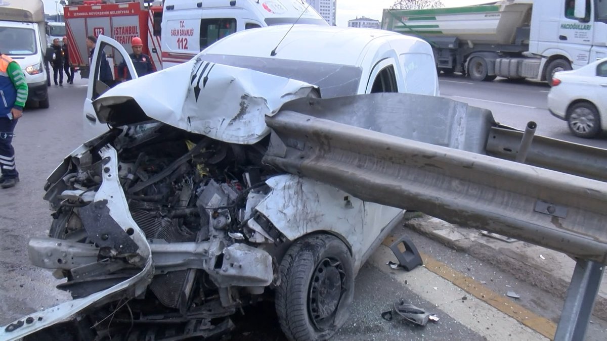Maltepe’de D-100 Karayolu’nda trafik kazası '1 yaralı'