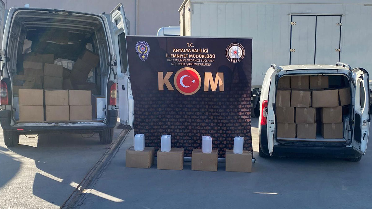 Antalya'da 3 ilçede operasyon '19 gözaltı'