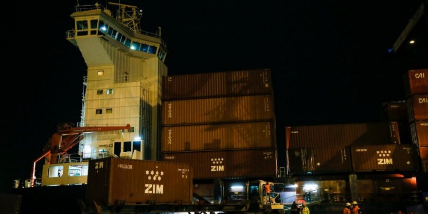İzmir Limanı'ndan yılın son ihracatı Orta Doğu'ya