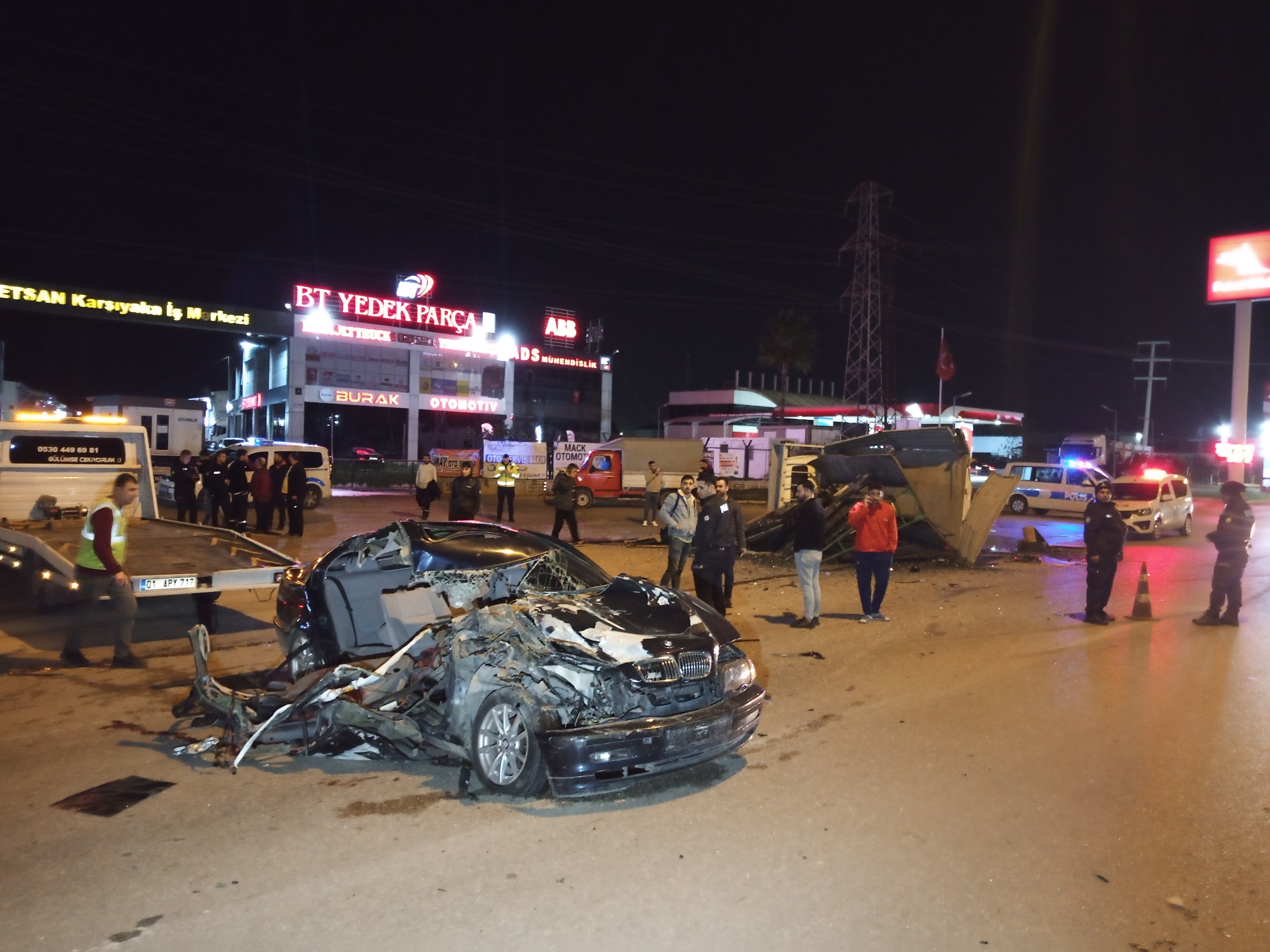 Adana'da trafik kazası 1 ölü 3 yaralı