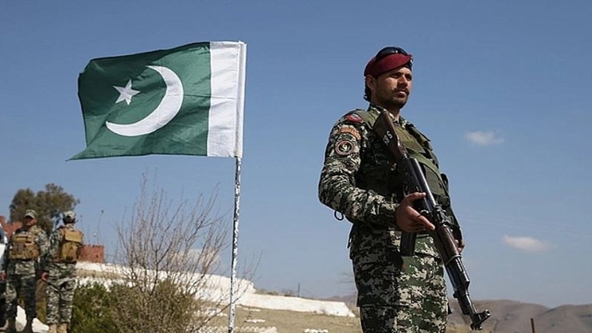 Pakistan'da 20 TTP üyesi yakalandı