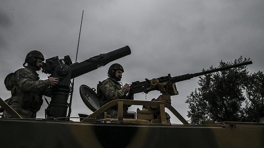 TSK'dan İdlip sınırında eğitim