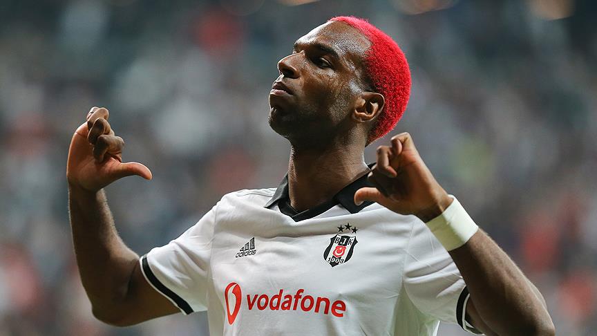 Babel, Fulham'a transfer oldu