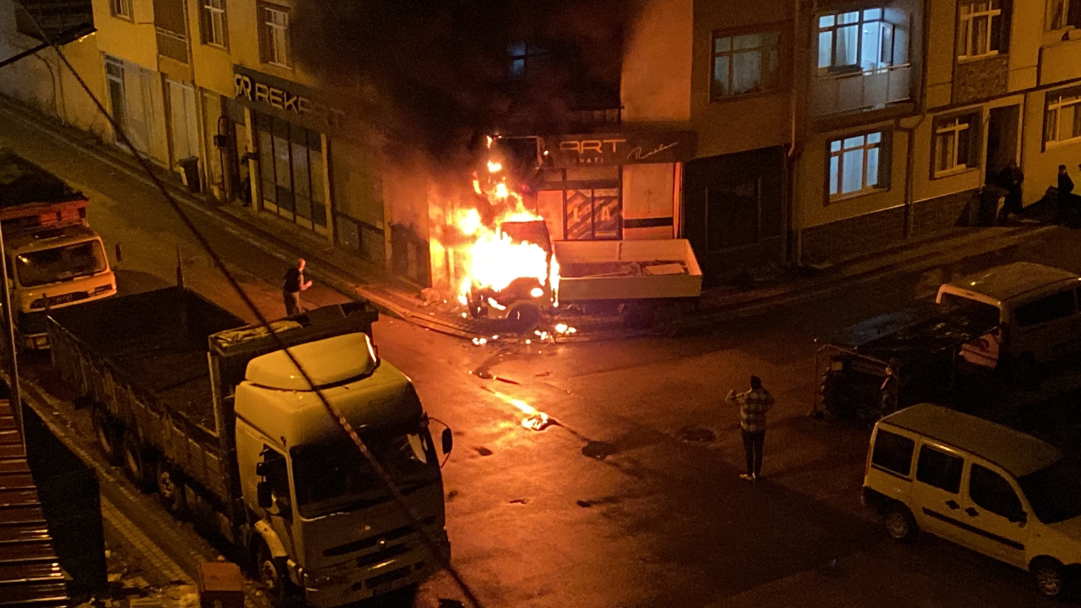 Bursa'da kamyonet yangını