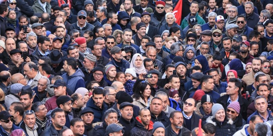 Tunus'ta genel greve giden memurlardan maaş protestosu