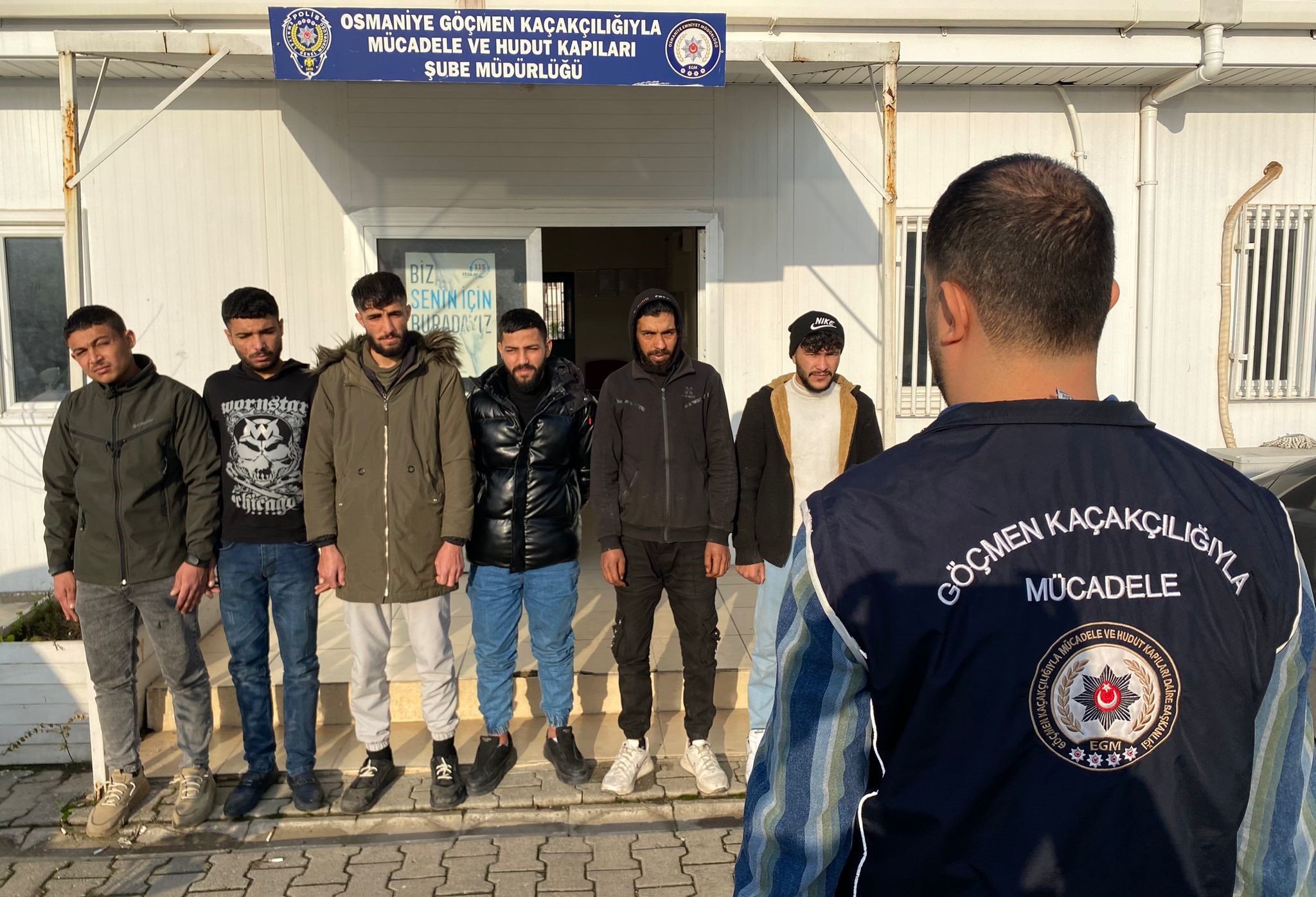 Osmaniye’de 6 kaçak göçmen sınır dışı edildi