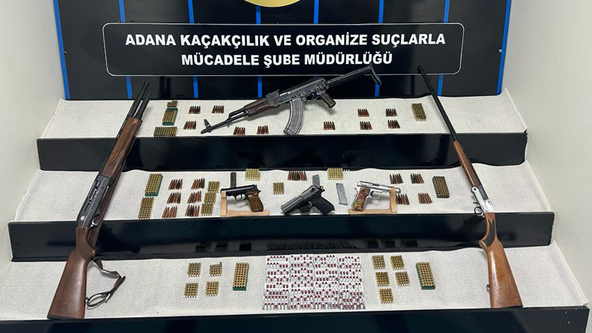 Adana'da 2 eve baskın '6 silah ele geçirildi'