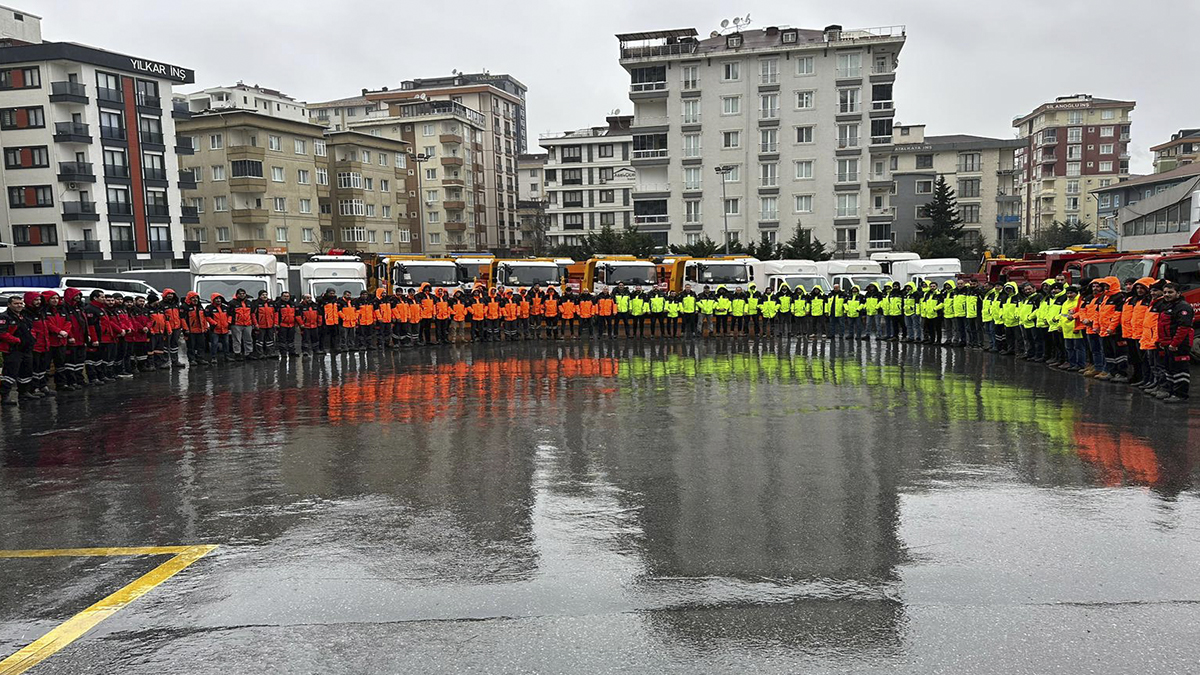 Ümraniye'de kar mesaisi başladı